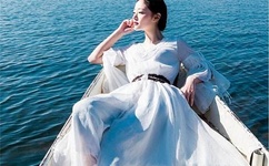 等不及在车里就要孙菲菲